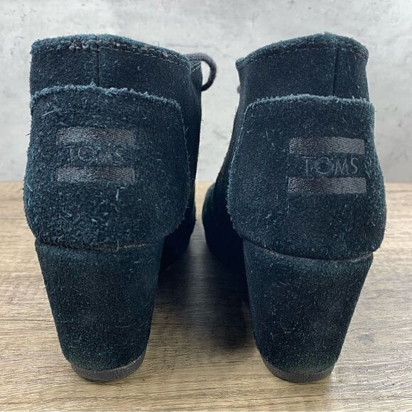 TOMS~Women's~Black Suede Nubuck Desert Lace Up Wedge Ankle Boots~Size 7 - Picture 4 of 11
